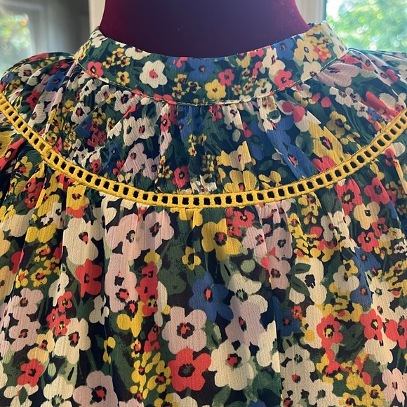 Flower Power! NWOT!! - Picture 2 of 5